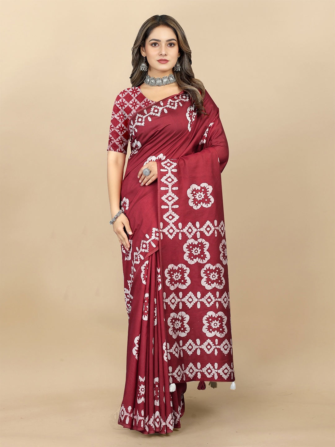 

V3 FASHION STUDIO Batik Printed Pure Cotton Saree, Red