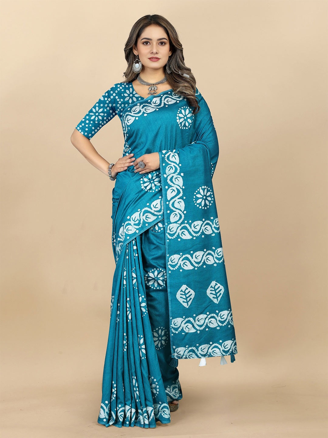 

V3 FASHION STUDIO Batik Printed Pure Cotton Saree, Blue