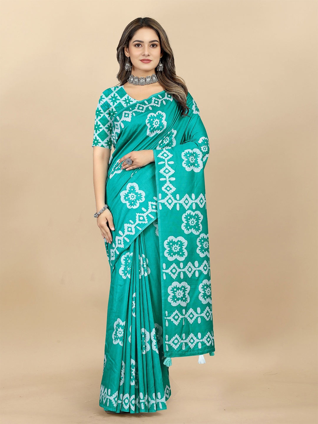 

V3 FASHION STUDIO Batik Pure Cotton Saree, Blue