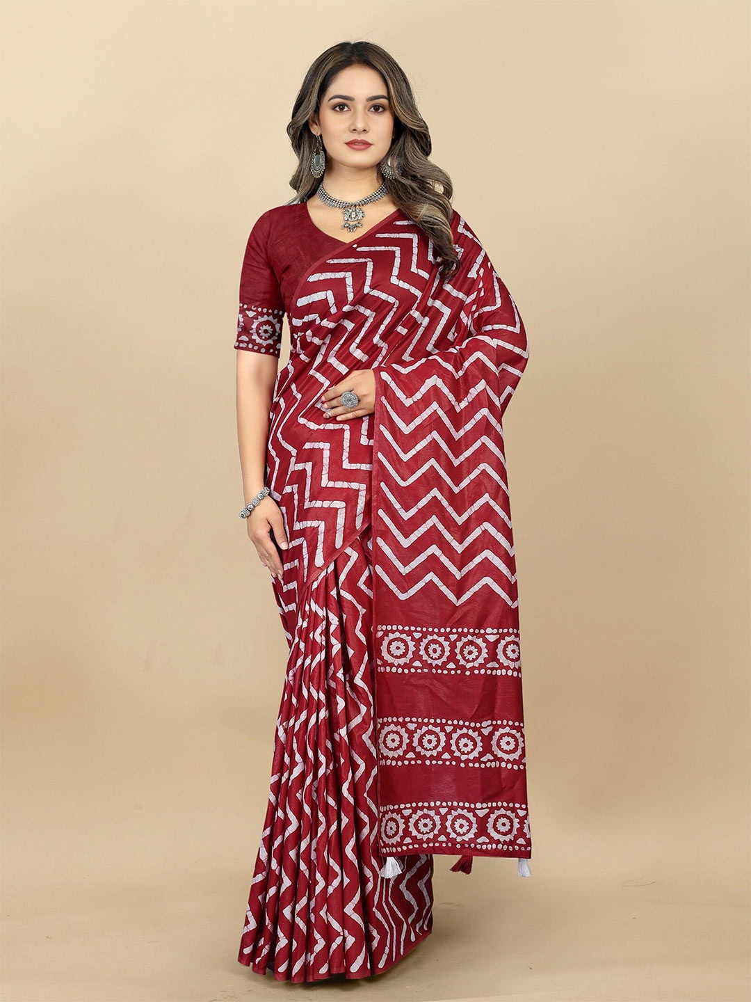 

V3 FASHION STUDIO Batik Printed Pure Cotton Jamdani Kota Saree, Red