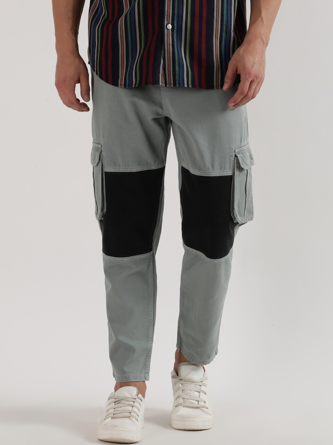 

Old Grey Men Colourblocked Mid-Rise Denim Cotton Cargo Trouser, Green