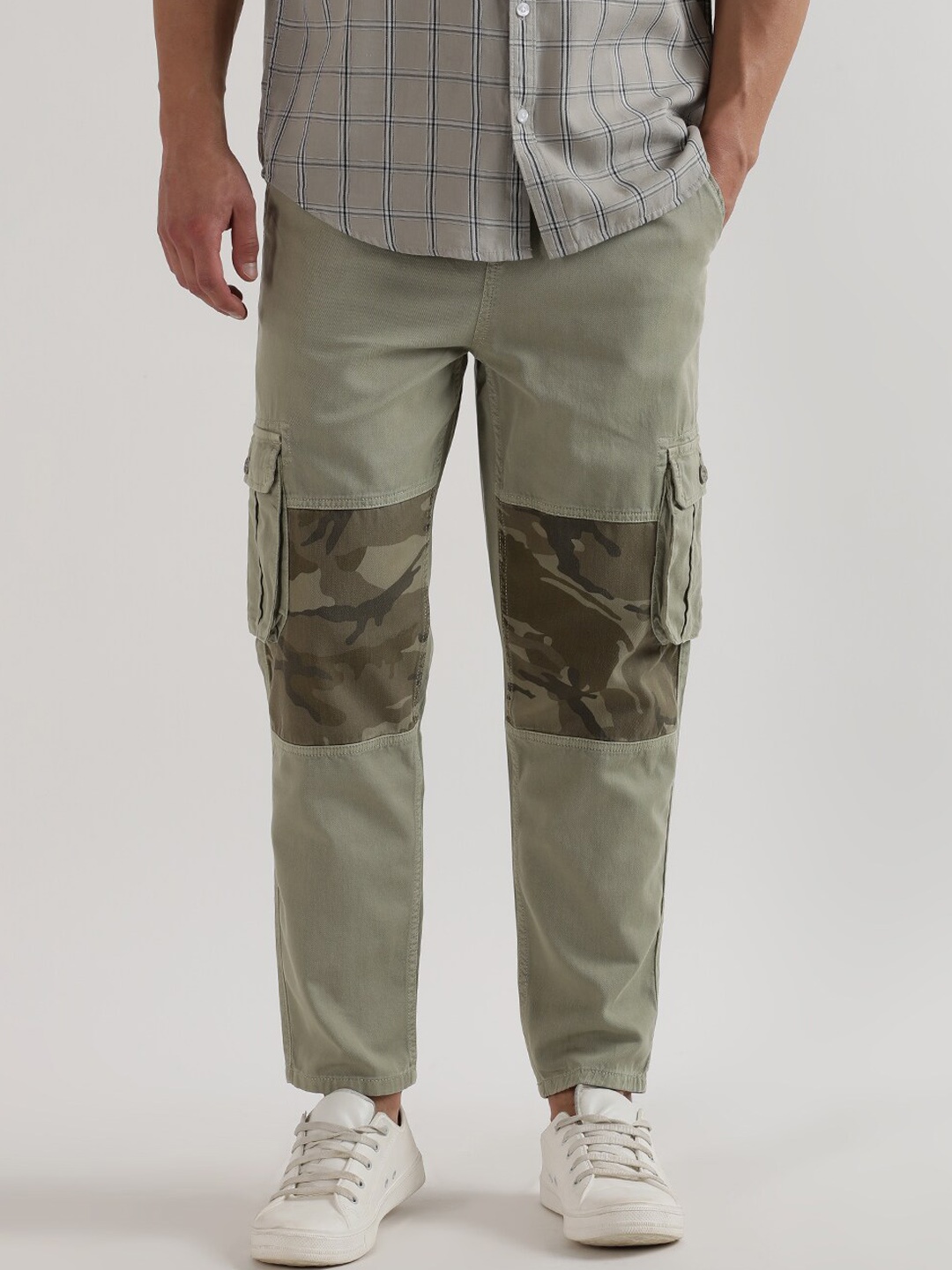 

Old Grey Men Camouflage Printed Regular Fit Mid-Rise Plain Cotton Cargos, Olive