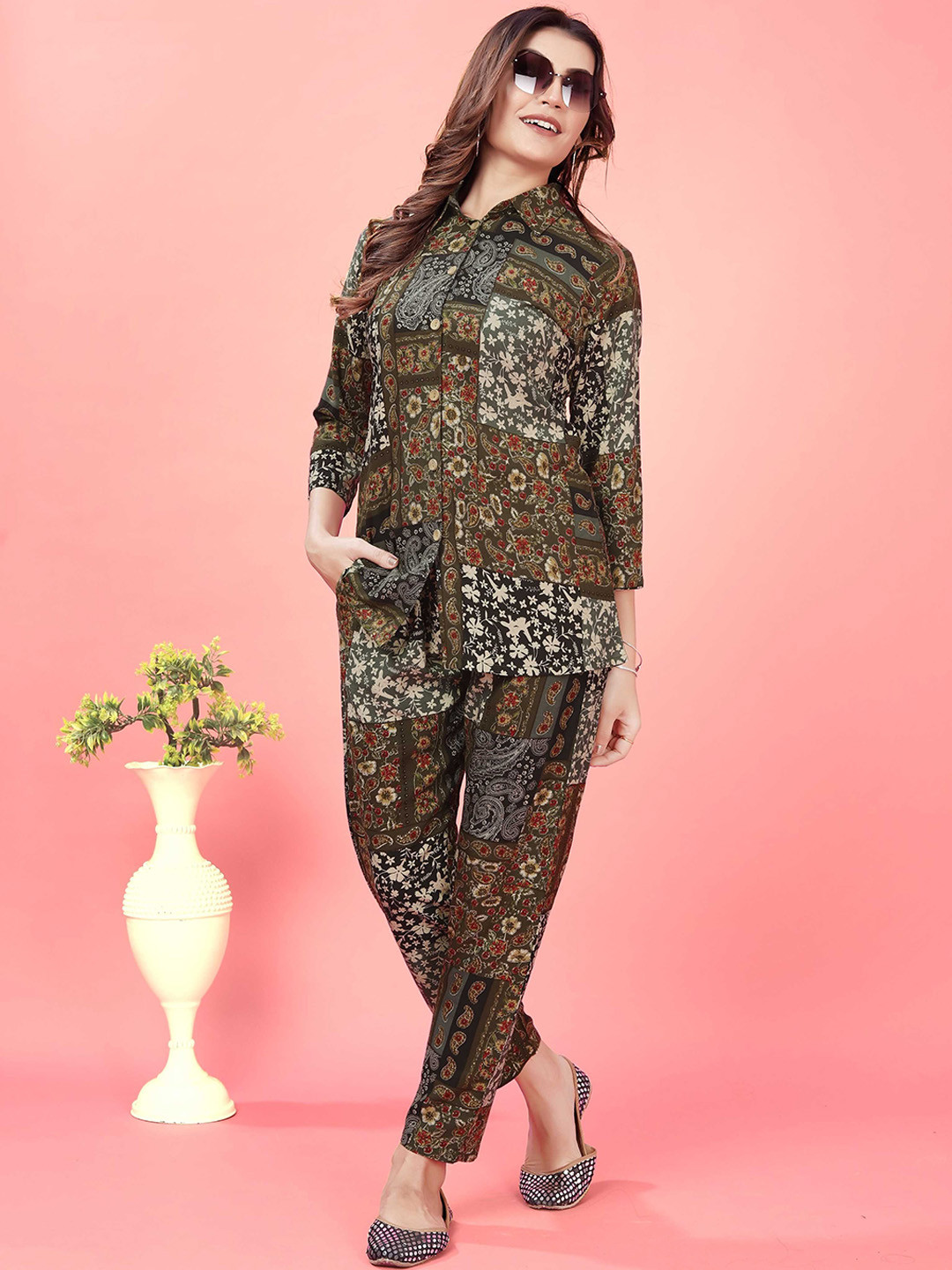 

Panzora Ethnic Motifs Printed Kurta Set, Green