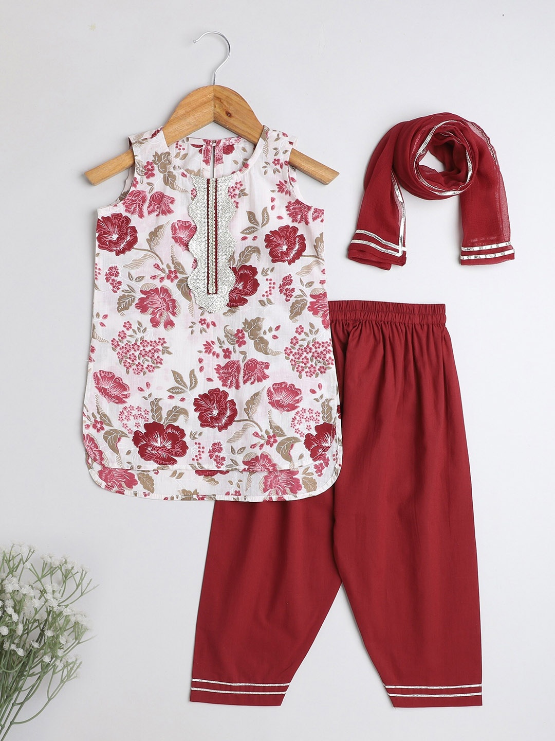 

The Magic Wand Girls Ethnic Motifs Printed Pure Cotton Kurti with Salwar & Dupatta, Maroon