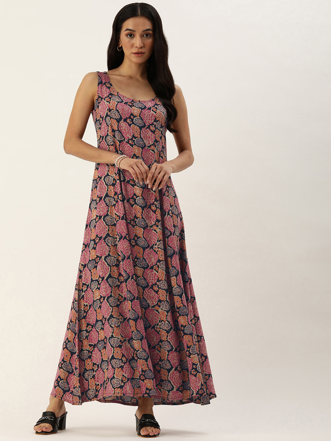 

AMUKTI Ethnic Motifs Printed Maxi Dress, Pink