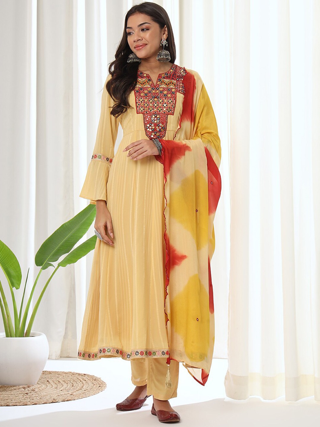 

HEEPOSH Ethnic Motifs Embroidered Mirror Work Kurta With Trousers & Dupatta, Beige