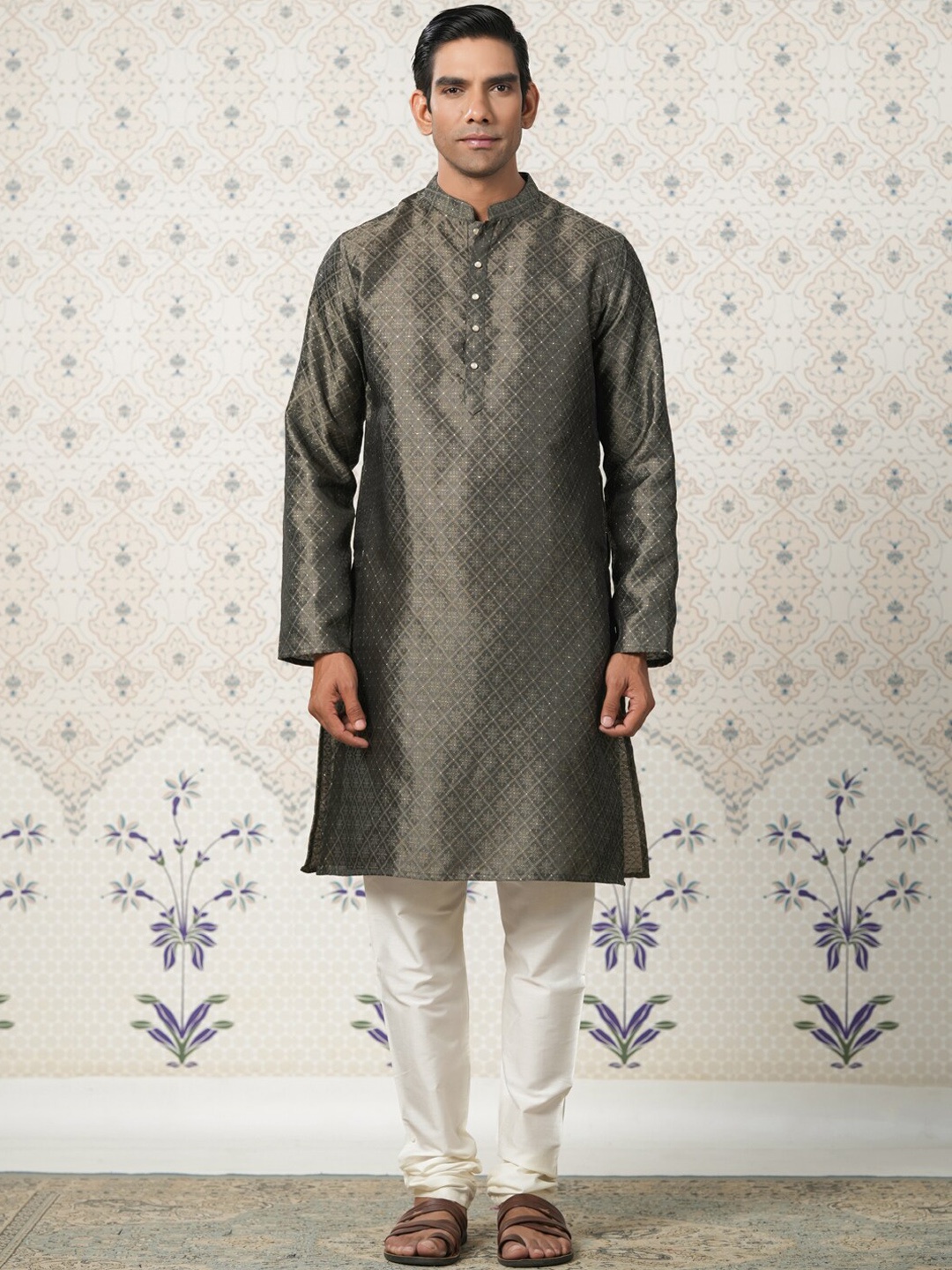 

Ode by House of Pataudi Floral Printed Mandarin Collar Kurta With Churidar, Grey