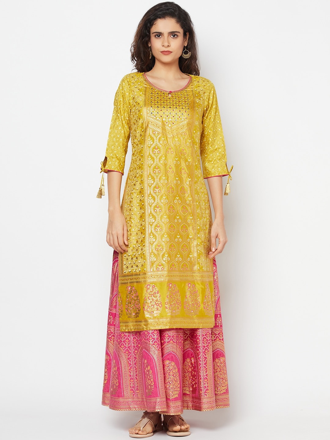 

AURELIA Floral Printed Straight Kurta, Yellow