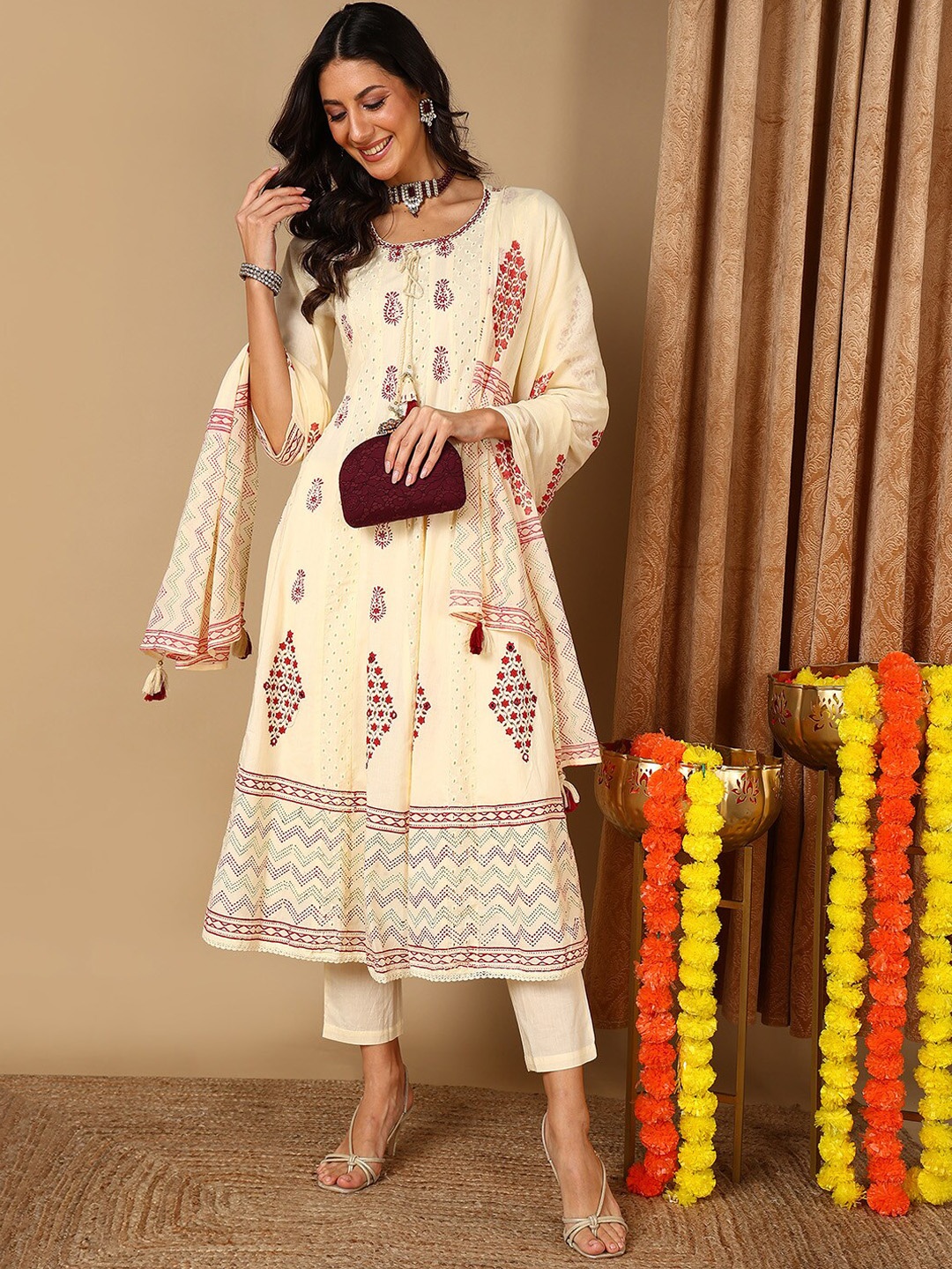 

AHIKA Yellow Ethnic Motifs Printed Pure Cotton Anarkali Kurta & Trousers With Dupatta