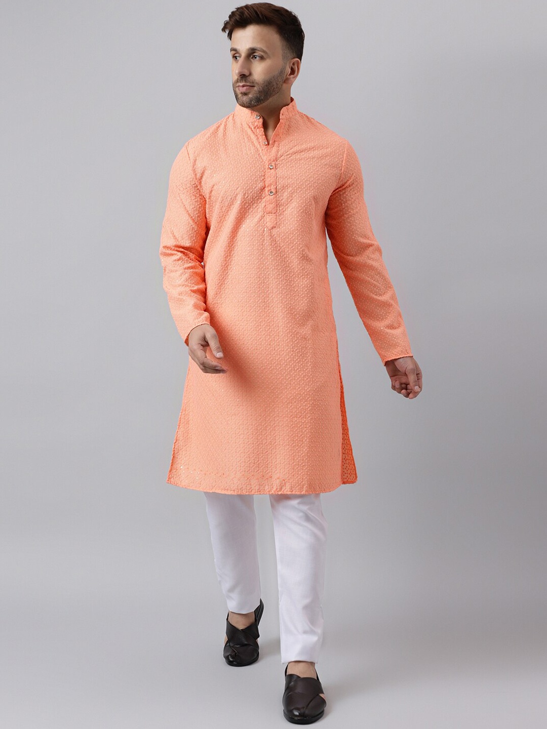 

Hangup Ethnic Motifs Embroidered Sequinned Kurta With Pyjamas, Peach