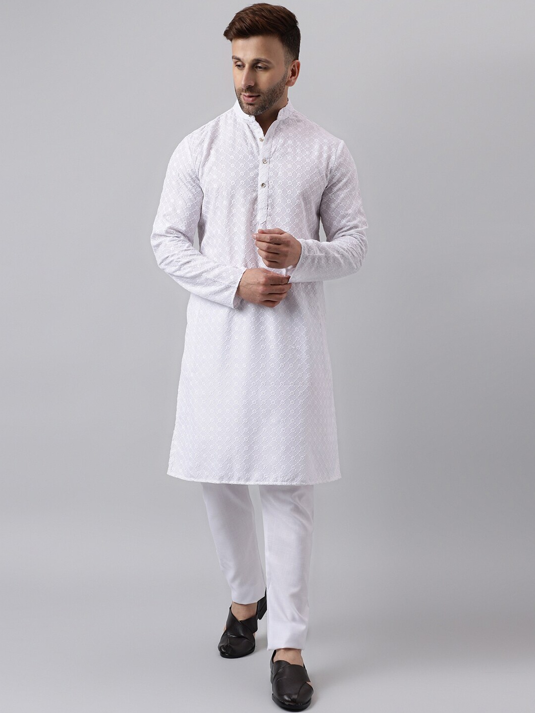 

Hangup Ethnic Motifs Embroidered Mirror Work Kurta With Pyjamas, White