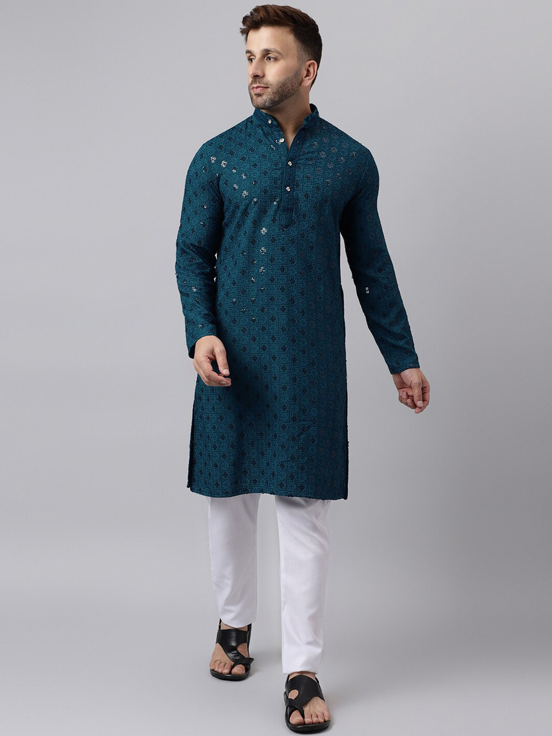 

Hangup Geometric Embroidered Sequinned Band Collar Regular Kurta & Pyjamas With Jacket, Green