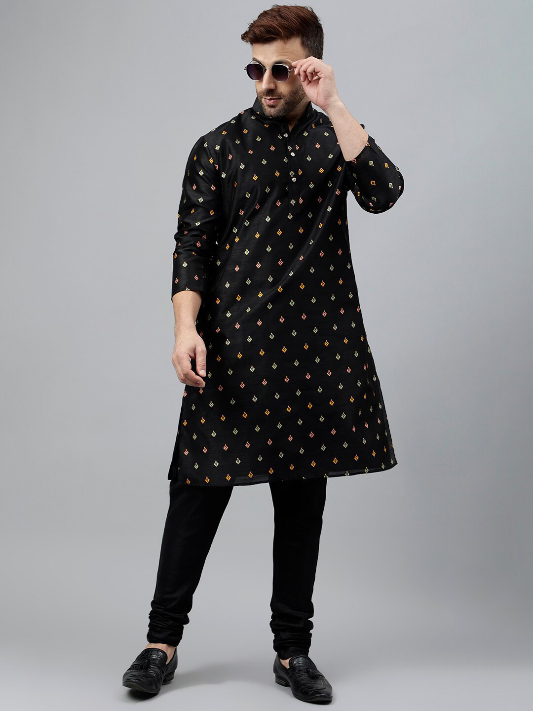

Hangup Ethnic Motifs Woven Design Band Collar Straight Kurta With Pyjama, Black