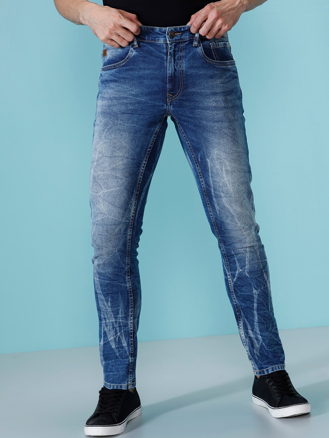 

WROGN Men Slim Fit Clean Look Heavy Fade Cotton Jeans, Blue