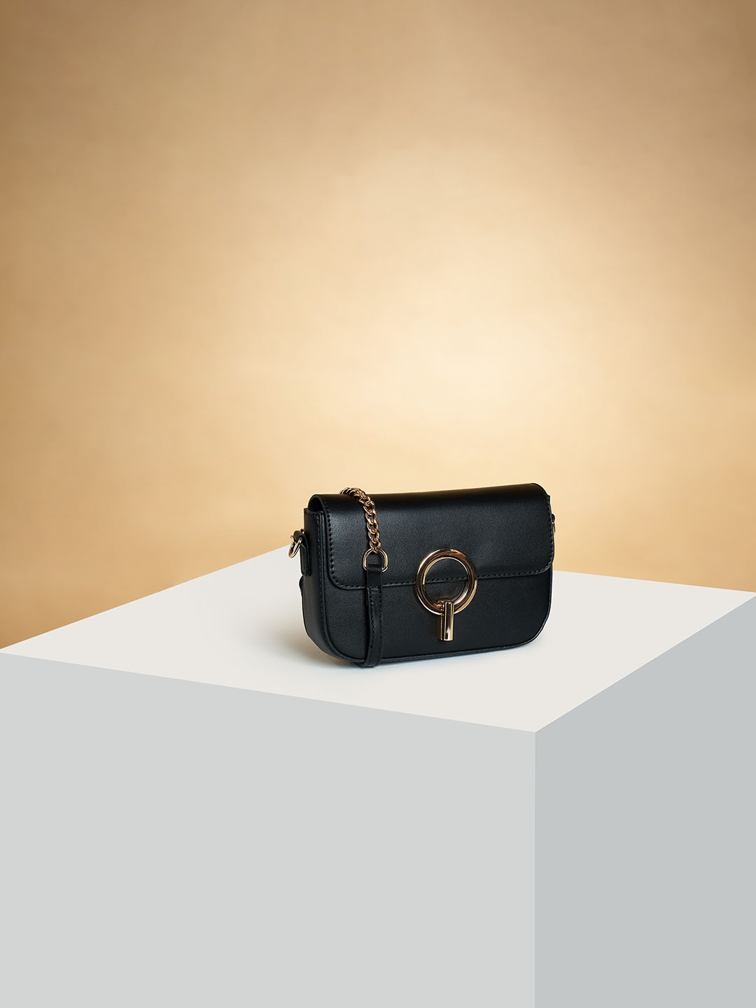 

Forever Glam by Pantaloons Structured Handheld Bag, Black