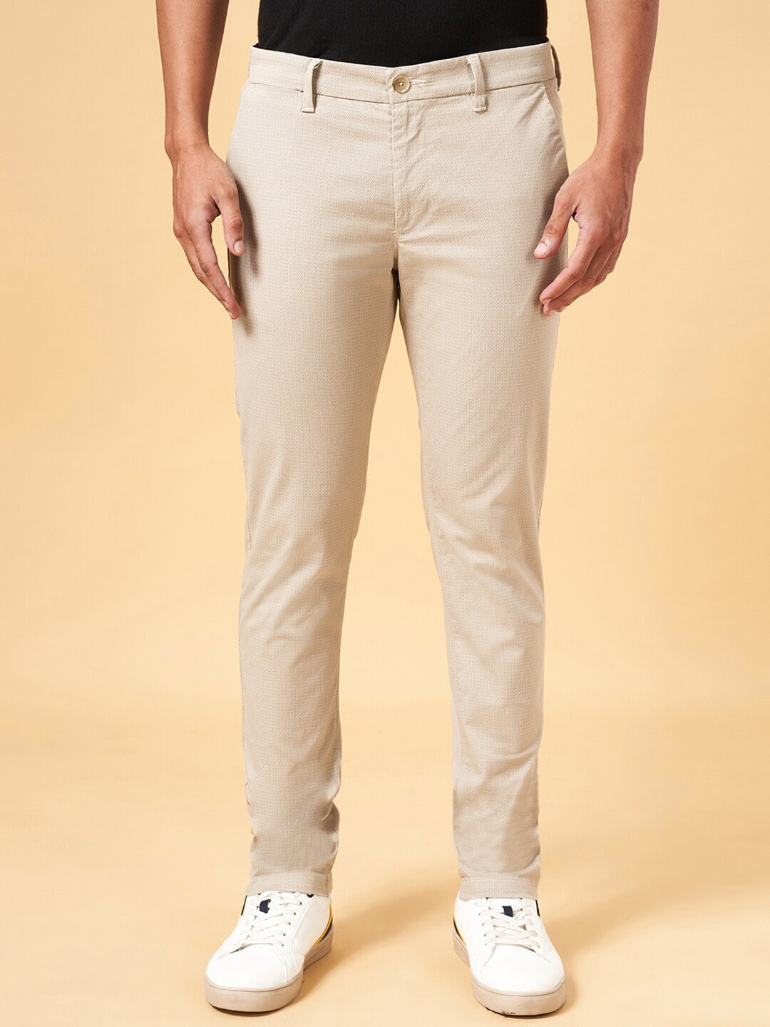 

BYFORD by Pantaloons Men Slim Fit Low-Rise Cigarette Trousers, Cream