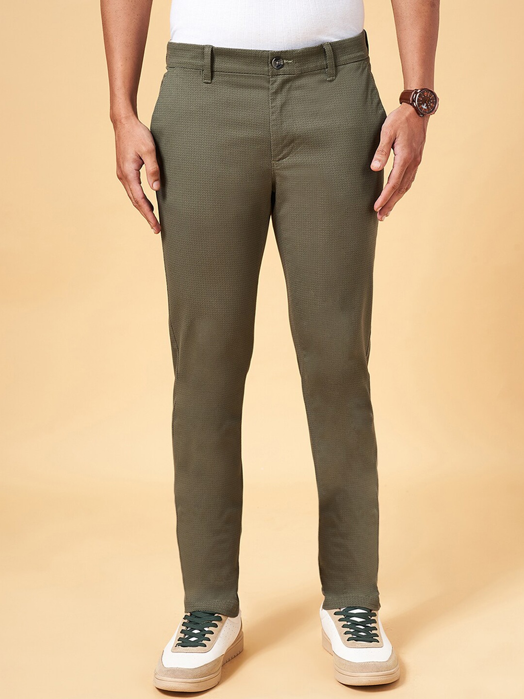 

BYFORD by Pantaloons Men Slim Fit Low-Rise Chinos, Olive