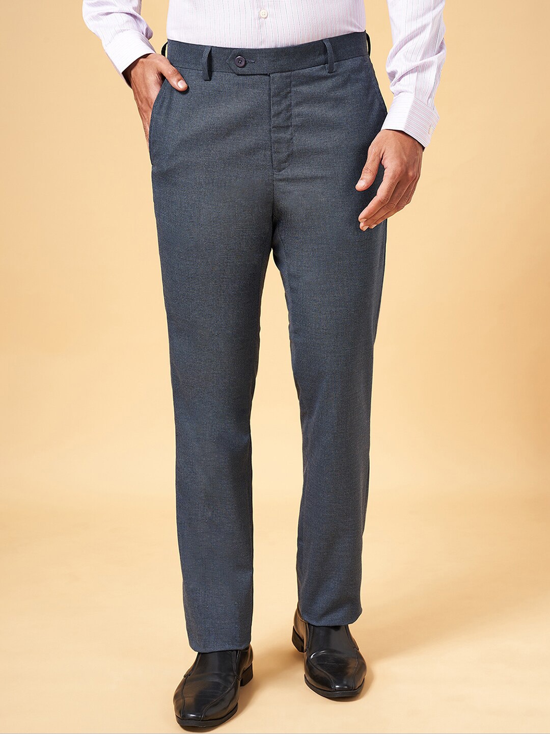 

BYFORD by Pantaloons Men Slim Fit Low-Rise Formal Trousers, Navy blue