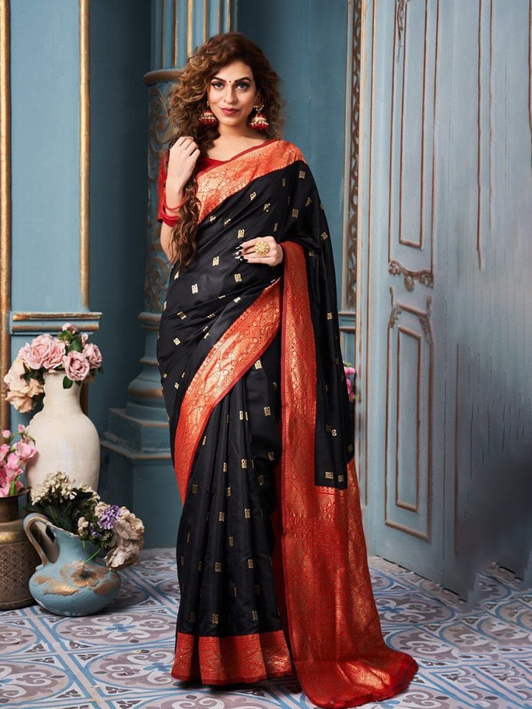 

TIEXA Woven Design Zari Pure Silk Banarasi Saree, Black