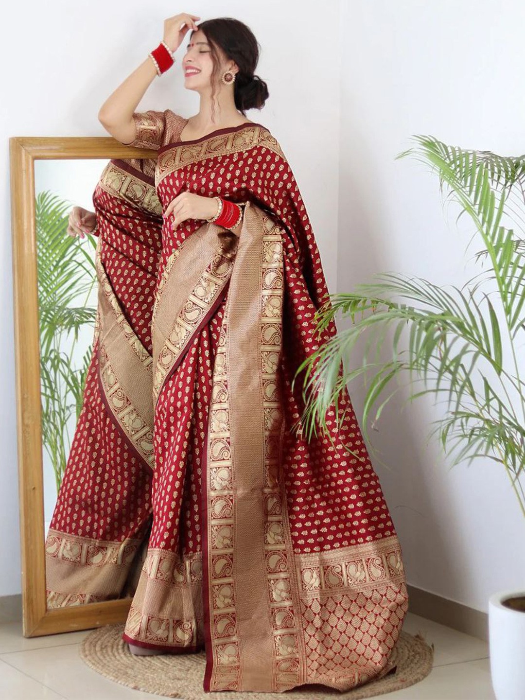 

TIEXA Woven Design Zari Pure Silk Banarasi Saree, Maroon