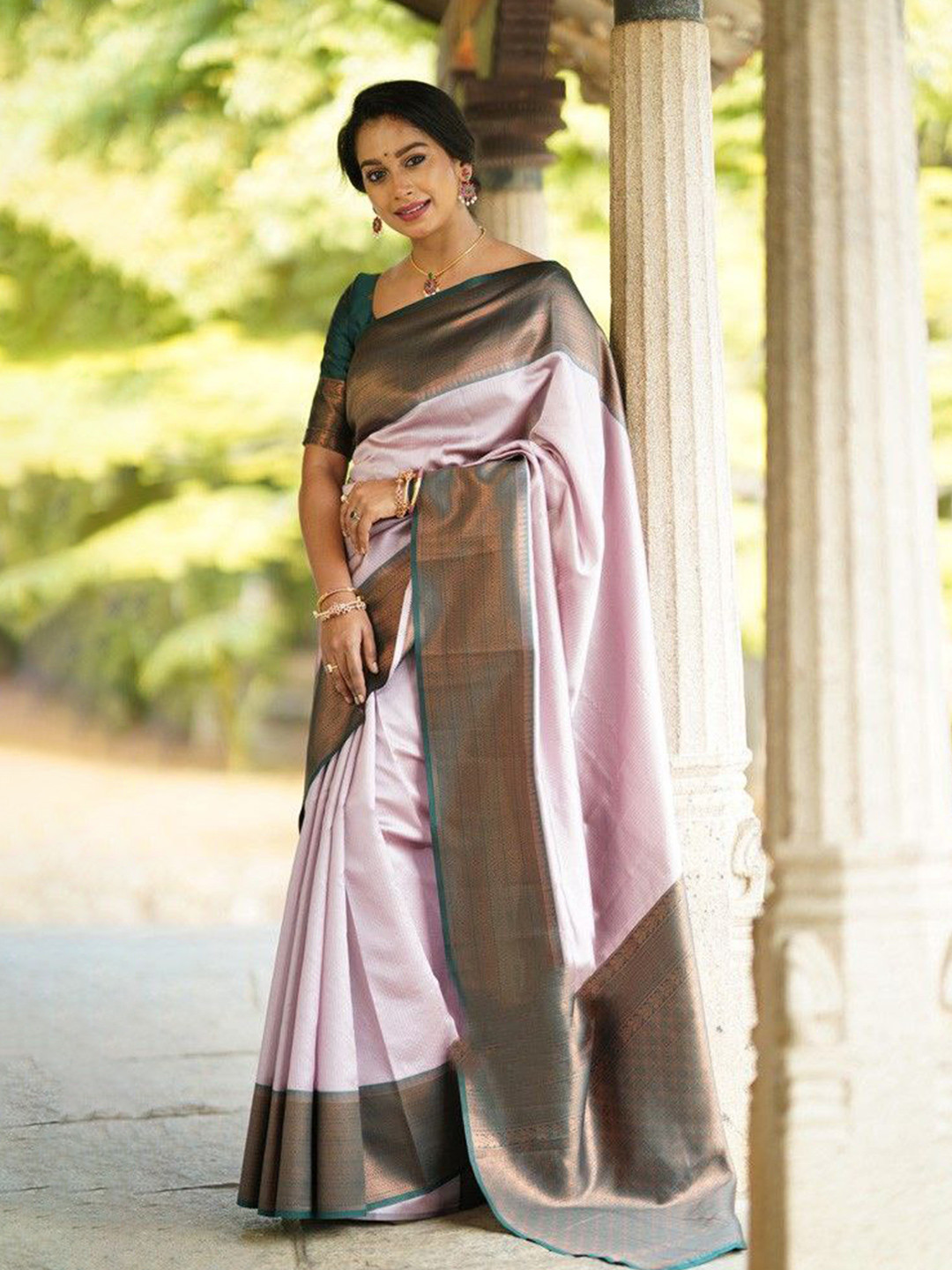 

TIEXA Striped Zari Pure Silk Banarasi Saree, Pink