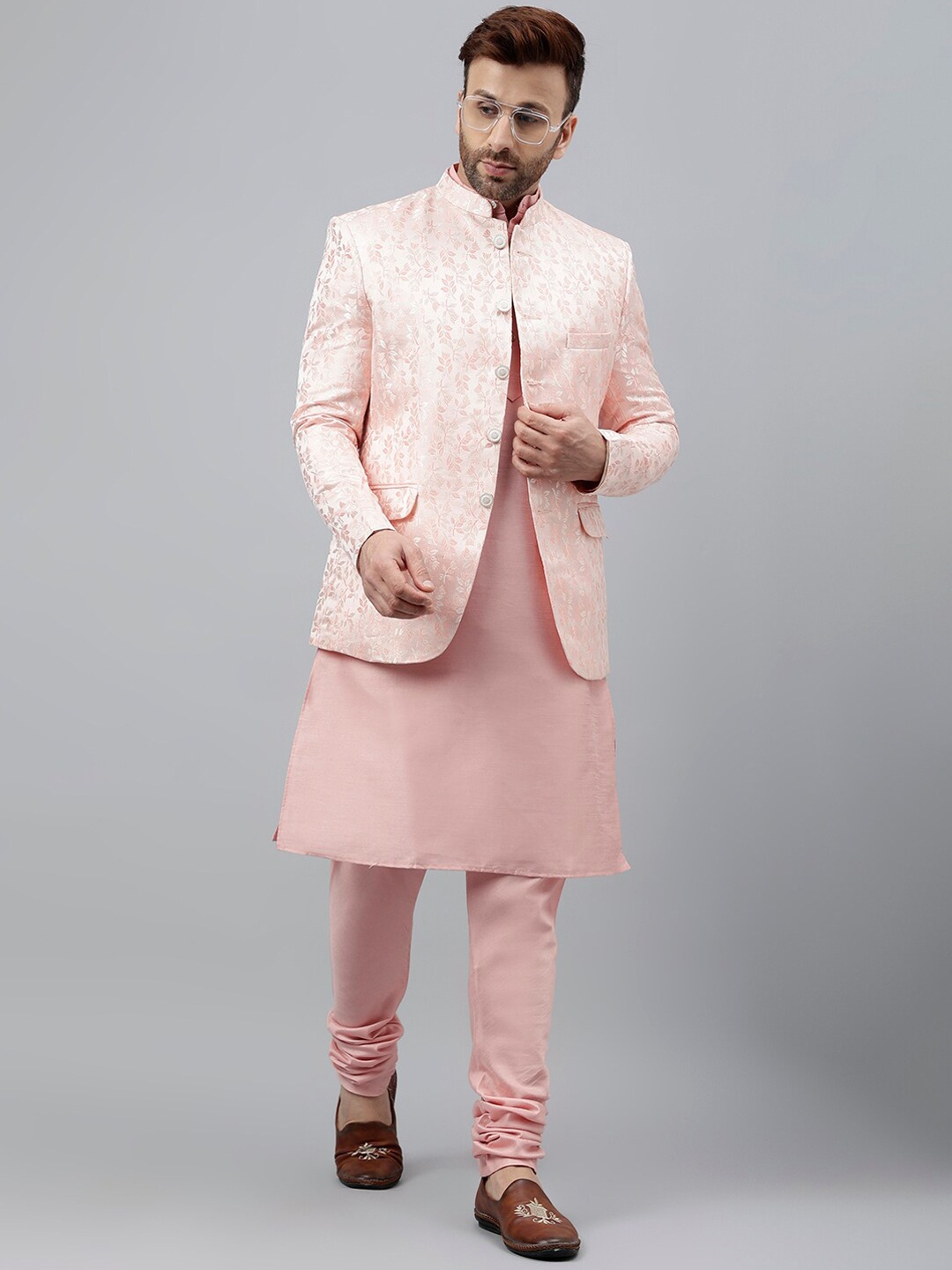 

Vgyaan Mandarin Collar Kurta with Churidar & Blazer, Pink