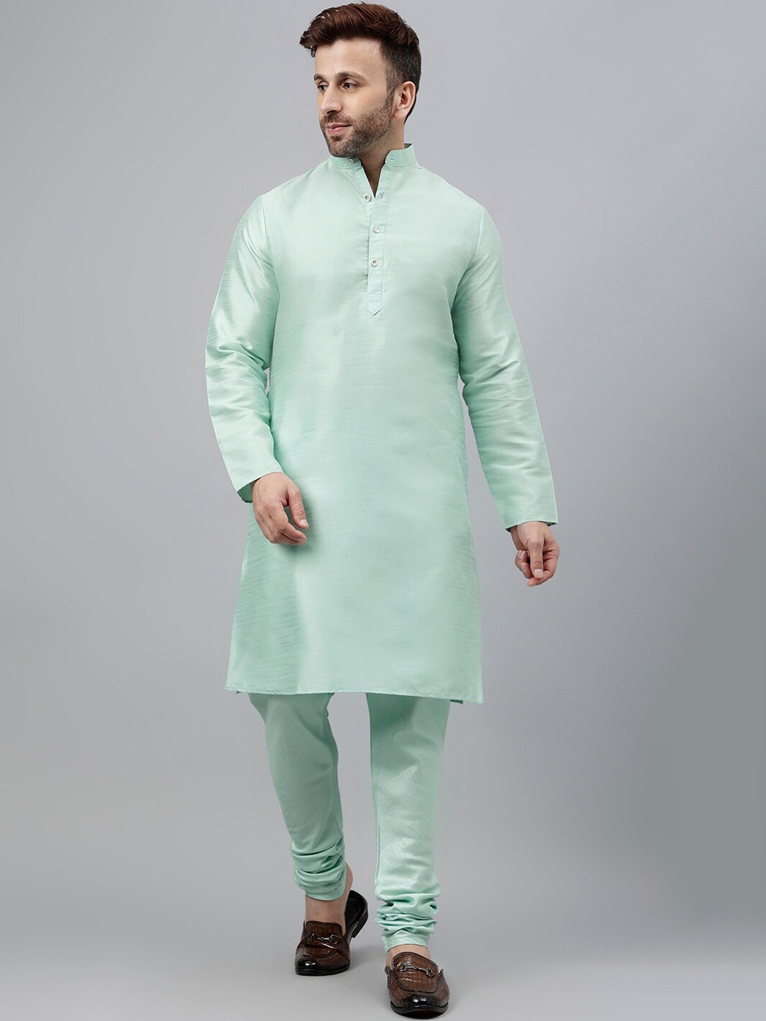 

Vgyaan Straight Kurta With Pyjamas & Nehru jacket, Green