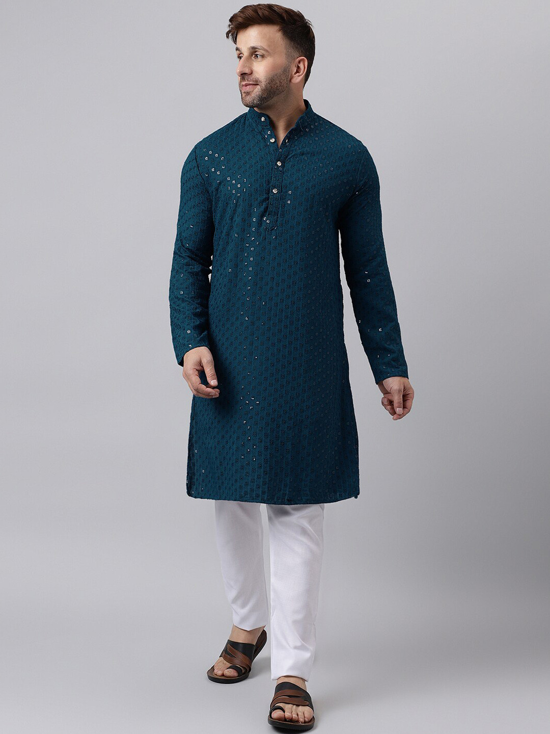 

Vgyaan Ethnic Motifs Sequinned Embroidered Regular Kurta With Pyjamas, Green