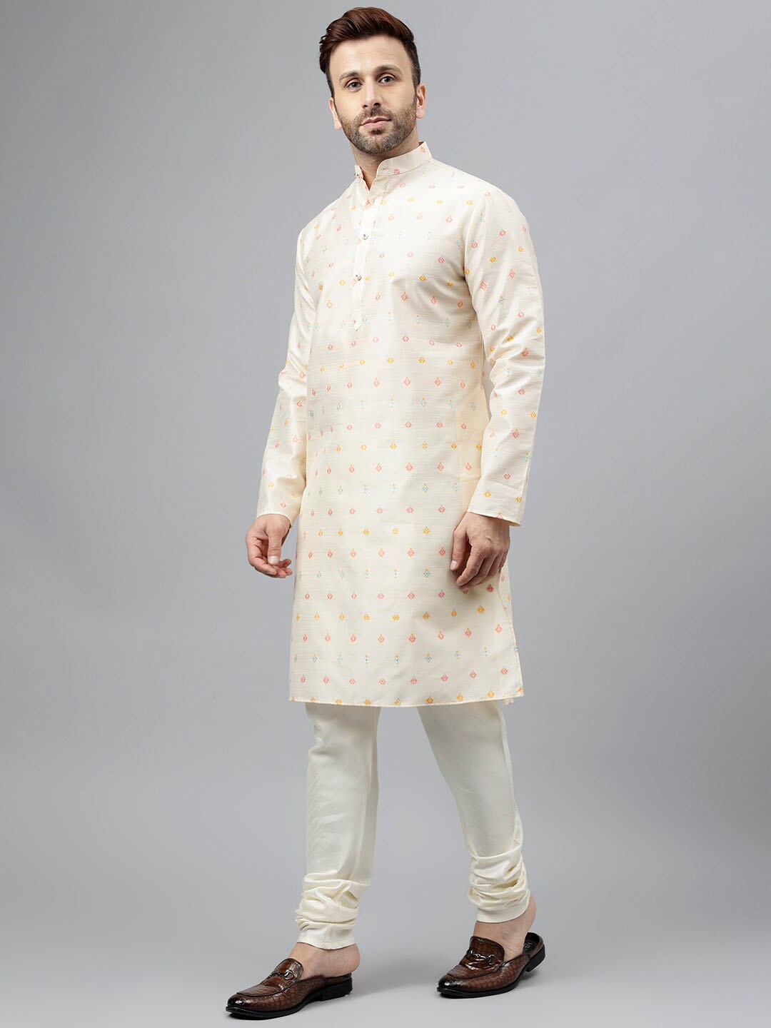 

Vgyaan Geometric Woven Design Regular Kurta With Churidar, Off white