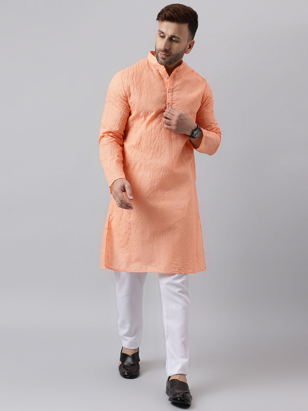

Vgyaan Ethnic Motifs Embroidered Kurta with Trousers, Peach