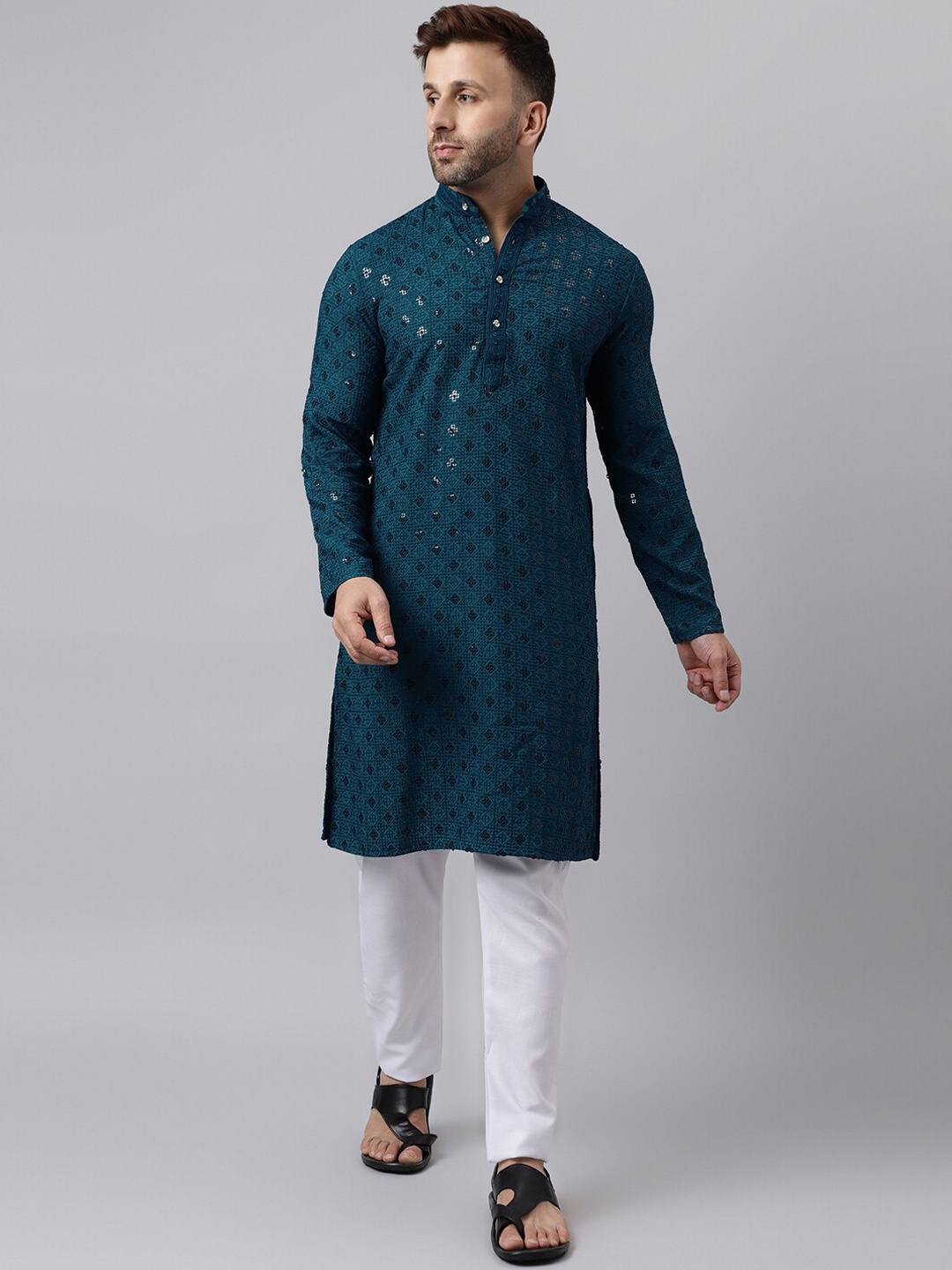 

Vgyaan Ethnic Motifs Embroidered Sequinned Band Collar Kurta with Pyjamas, Teal