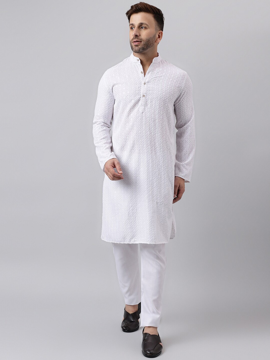 Vgyaan Floral Embroidered Regular Thread Work Kurta With Trousers, White