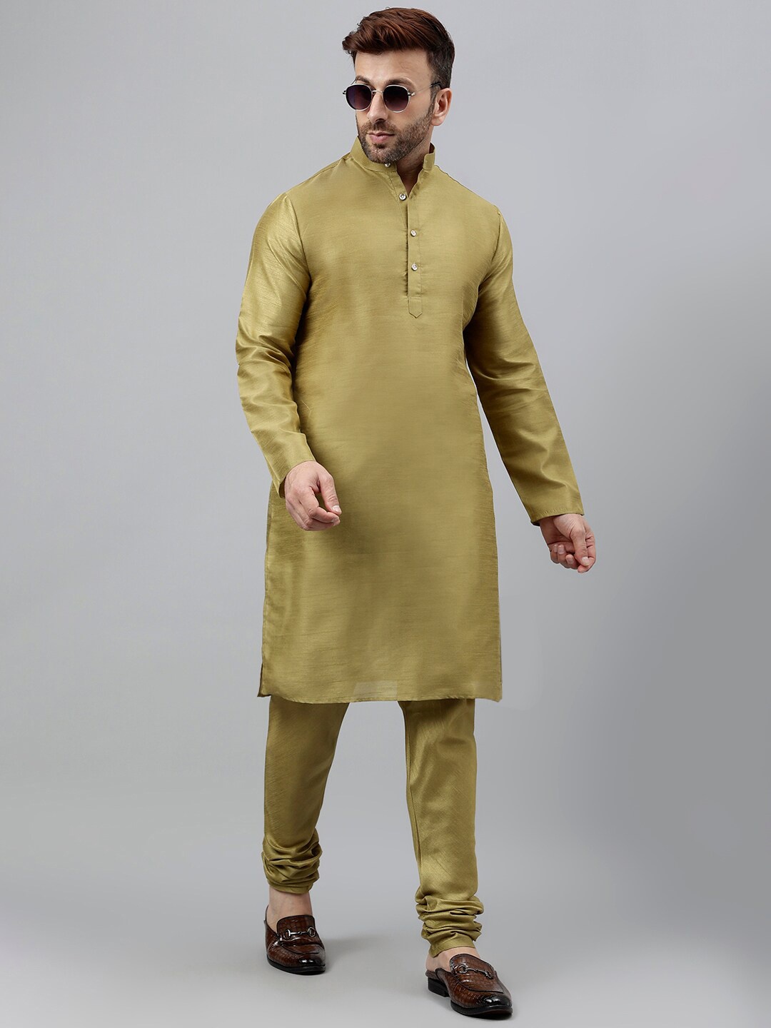 

Vgyaan Band Collar Regular Kurta with Trousers, Green
