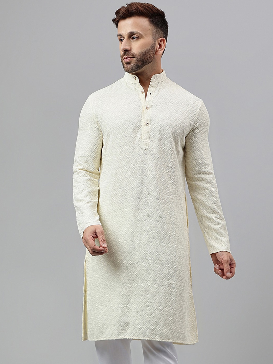 

Vgyaan Geometric Embroidered Straight Kurta, Cream