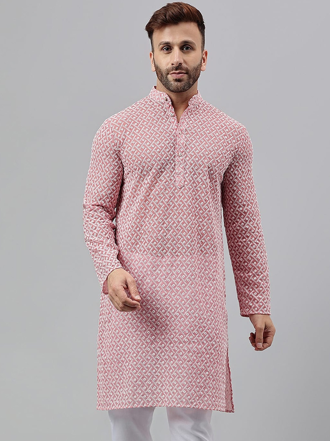

Vgyaan Geometric Embroidered Mandarin Collar Thread Work Straight Kurta, Pink