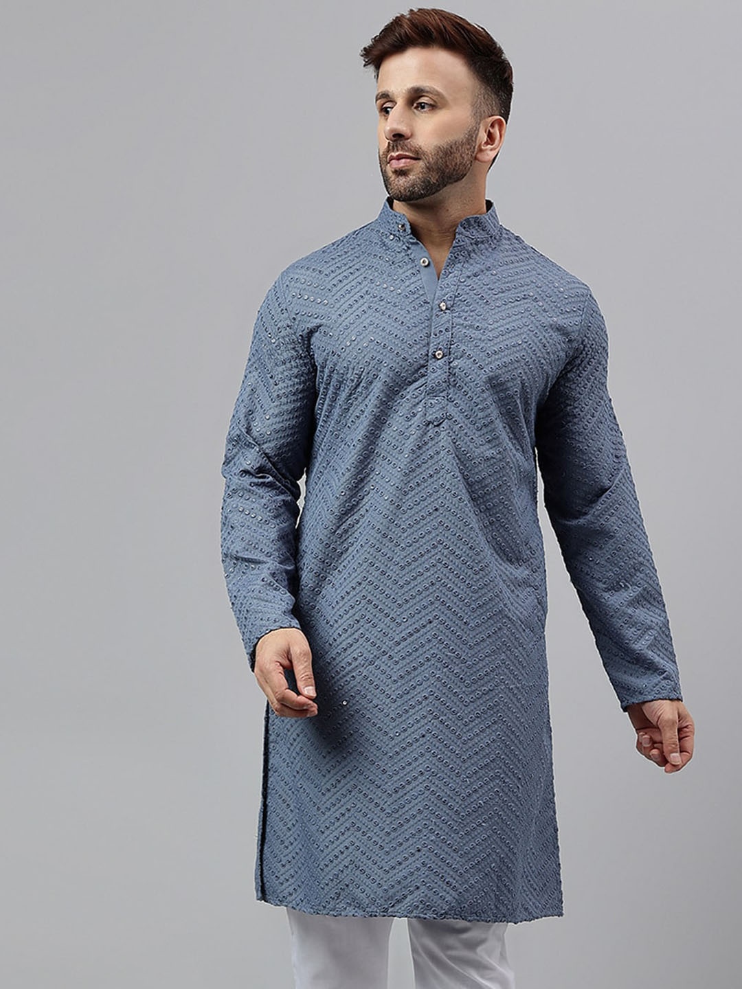 

Vgyaan Geometric Embroidered Straight Kurta, Blue