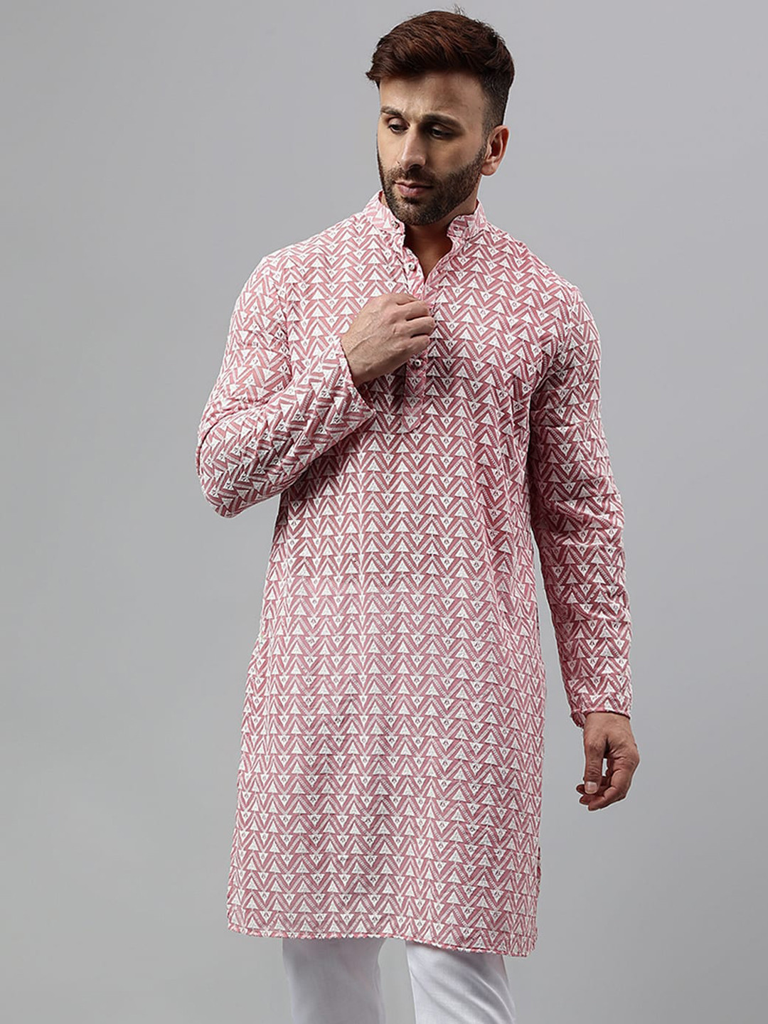

Vgyaan Geometric Embroidered Straight Kurta, Pink