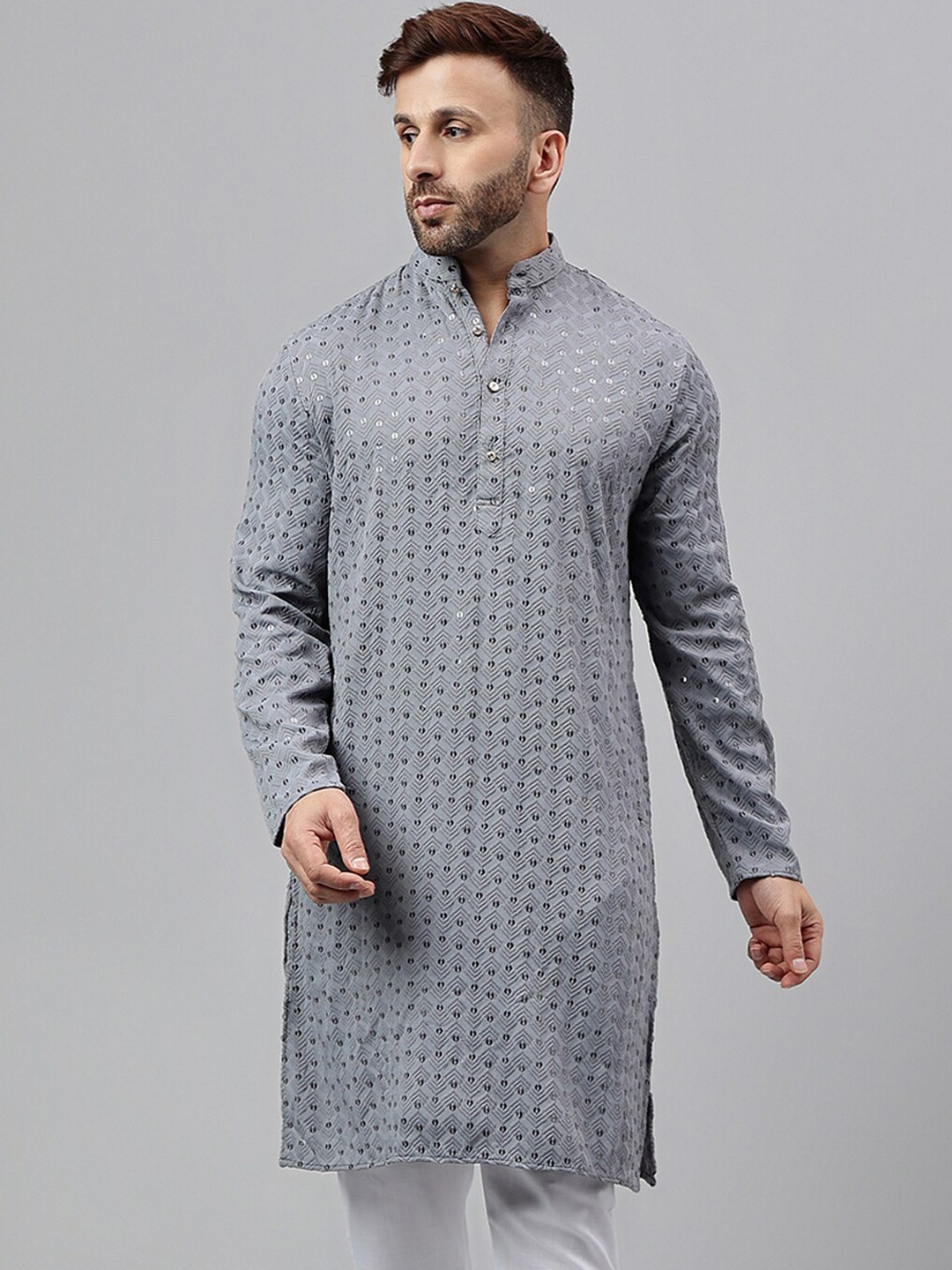 

Vgyaan Geometric Embroidered Sequinned Straight Kurta, Grey