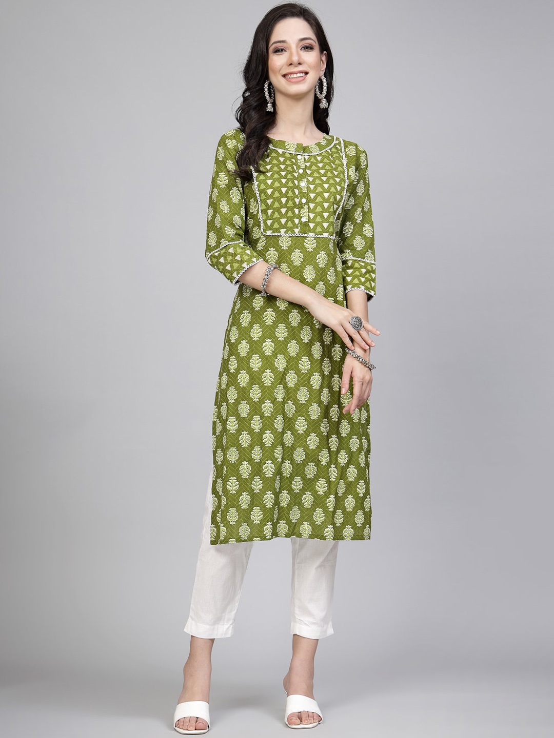 

LARGISH Ethnic Motifs Printed Cotton Straight Kurta, Green