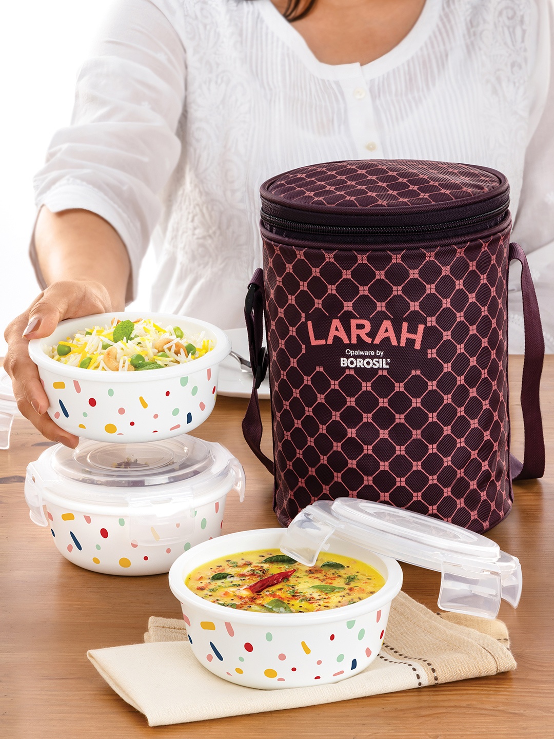 

Larah by BOROSIL Aria White & Maroon 4 Pieces Printed Microwave-safe Lunch Box with Bag