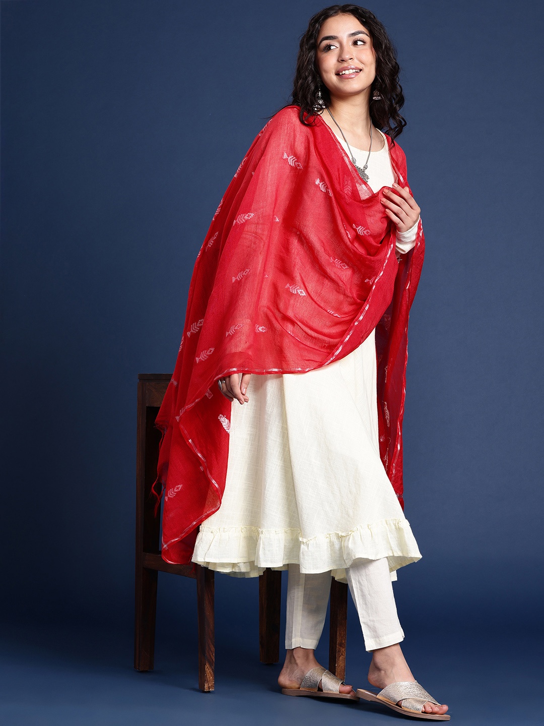 

Taavi Ethnic Motifs Woven Design Dupatta, Red