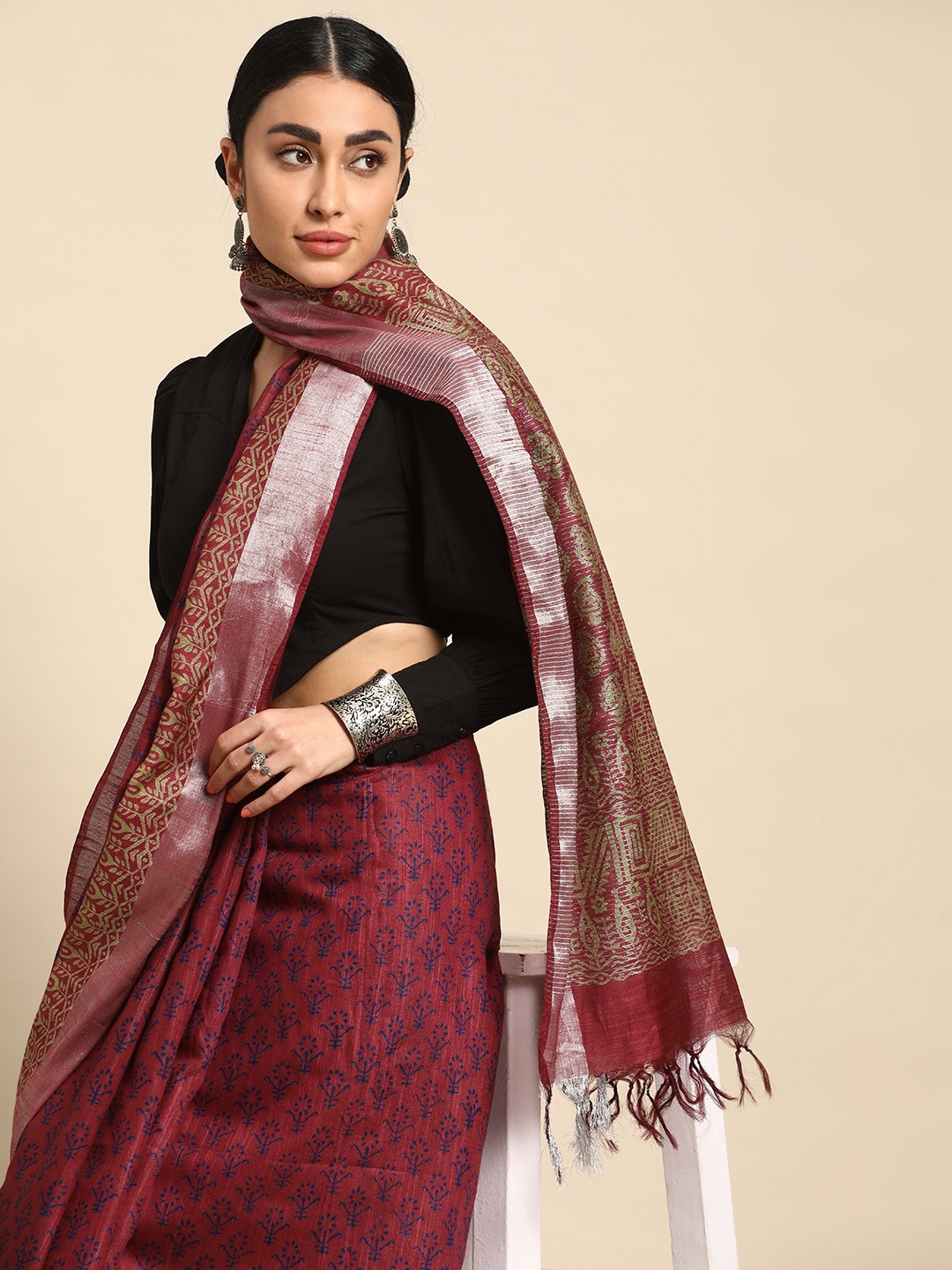 

Taavi Floral Zari Handloom Block Print Saree, Maroon