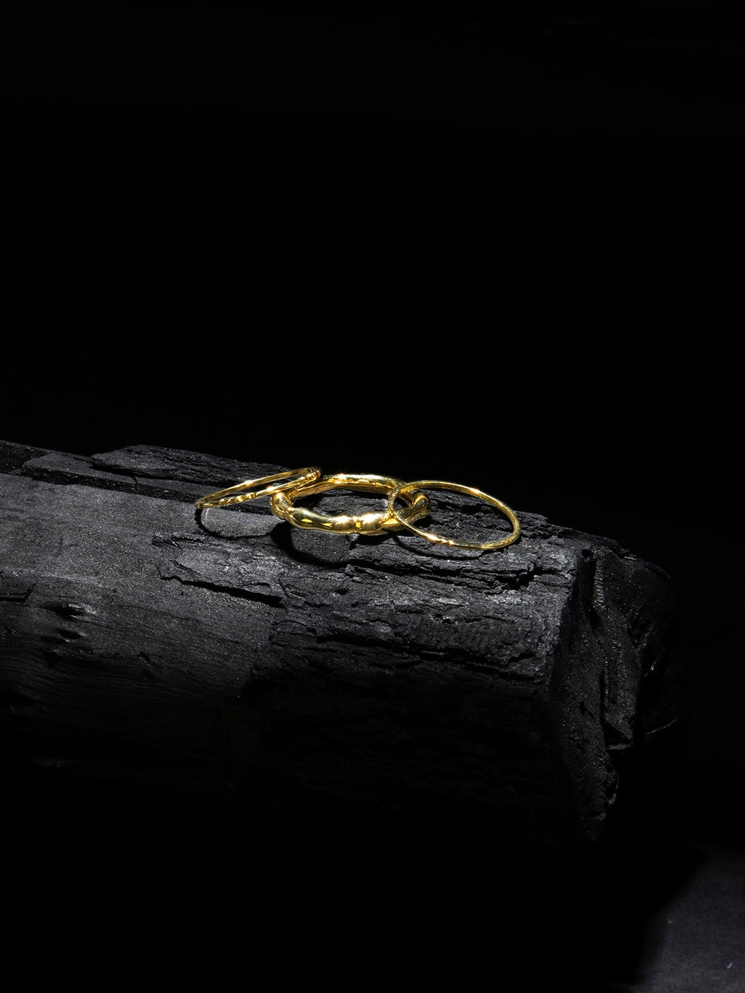

Accessories Set Of 3 14K Gold Plated Z Gold Molten Rings