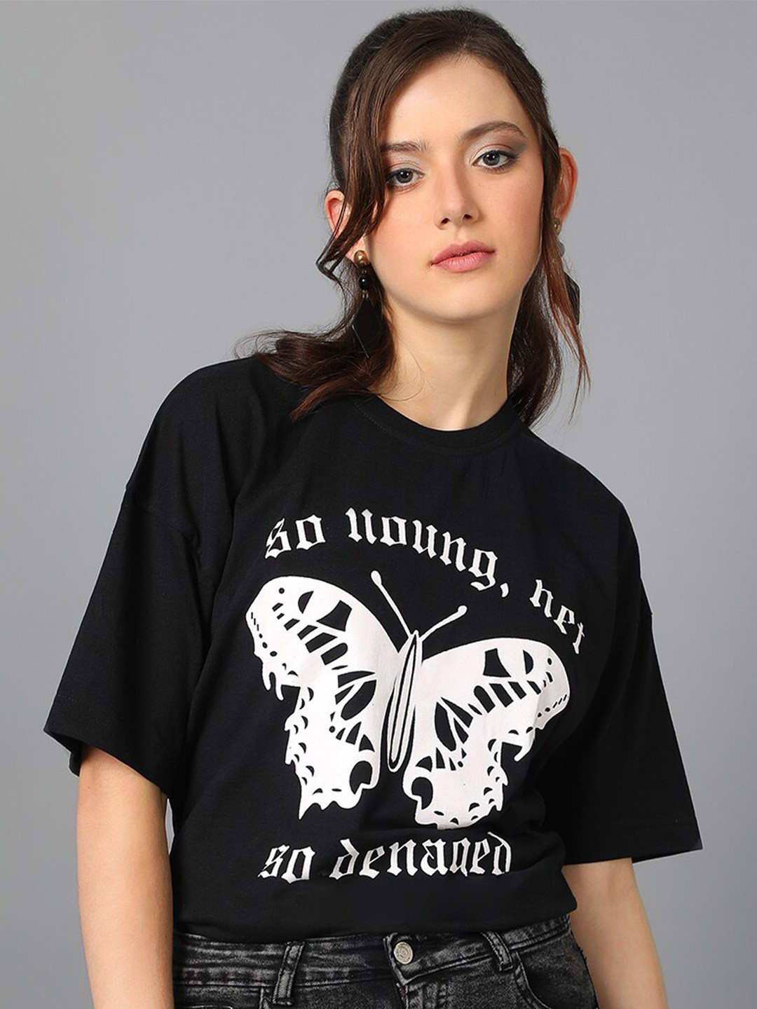 

Kotty Graphic Printed Round Neck Drop-Shoulder Sleeves Oversized T-shirt, Black