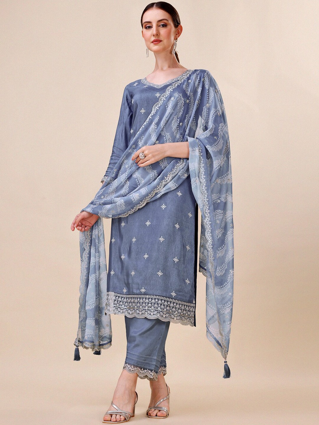 

Seerat Embroidery Dola Silk Kurta With Trousers And Printed Dupatta, Blue