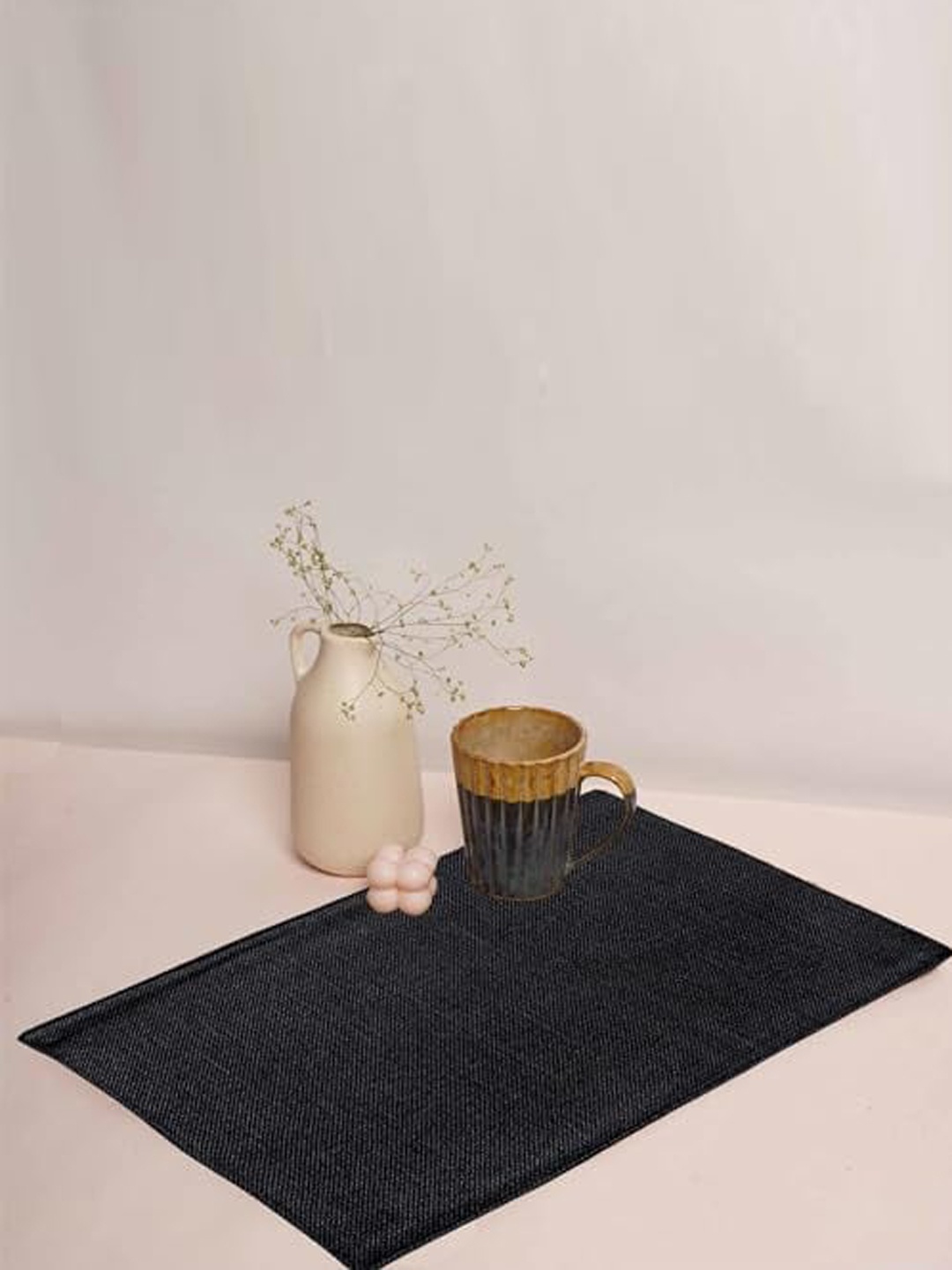 

Lushomes Black 4 Pieces Jute Rectangular Table Placemats