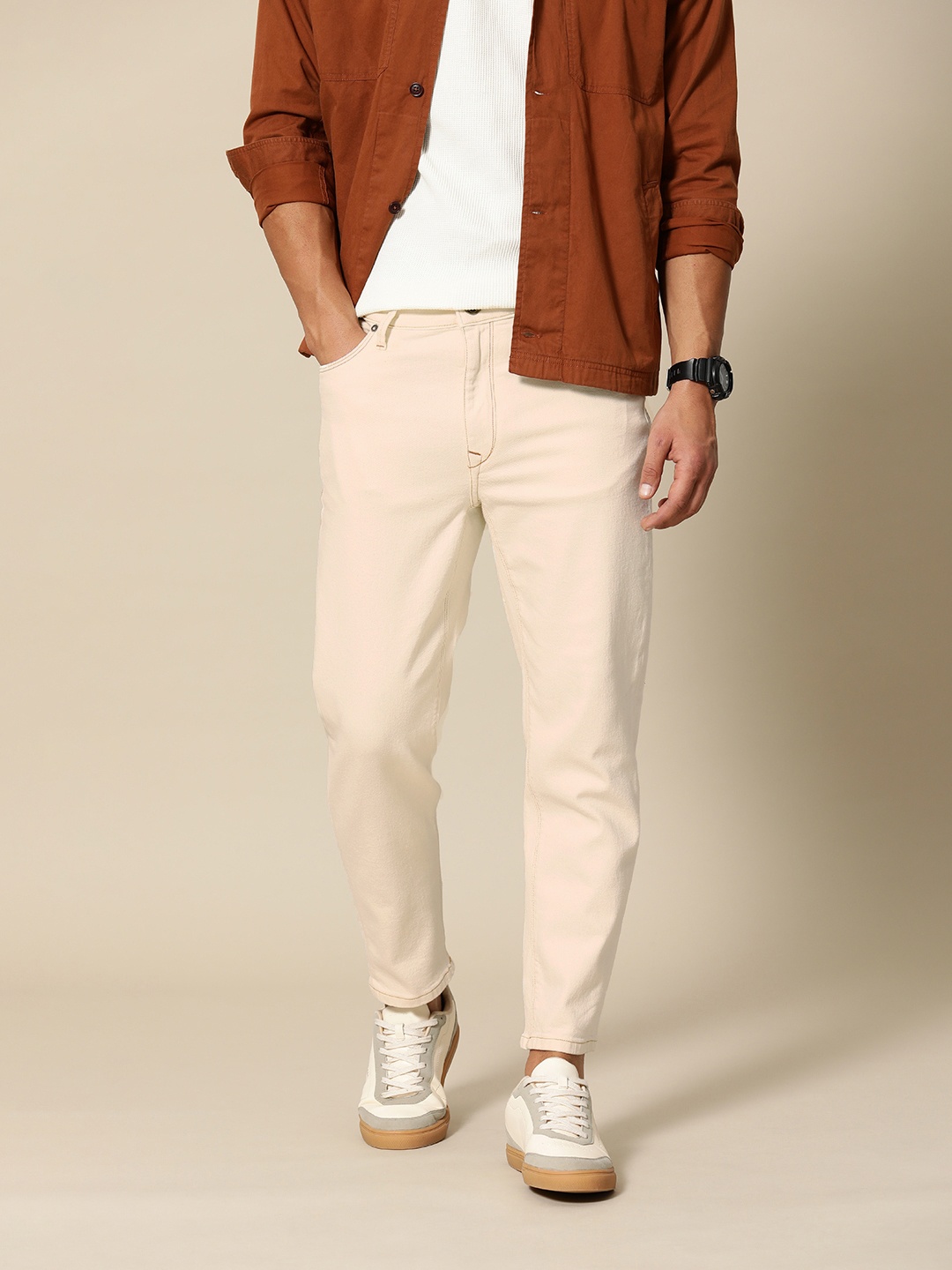 

Mr Bowerbird Men Mid Rise Tapered Fit Cropped Stretchable Jeans, Off white