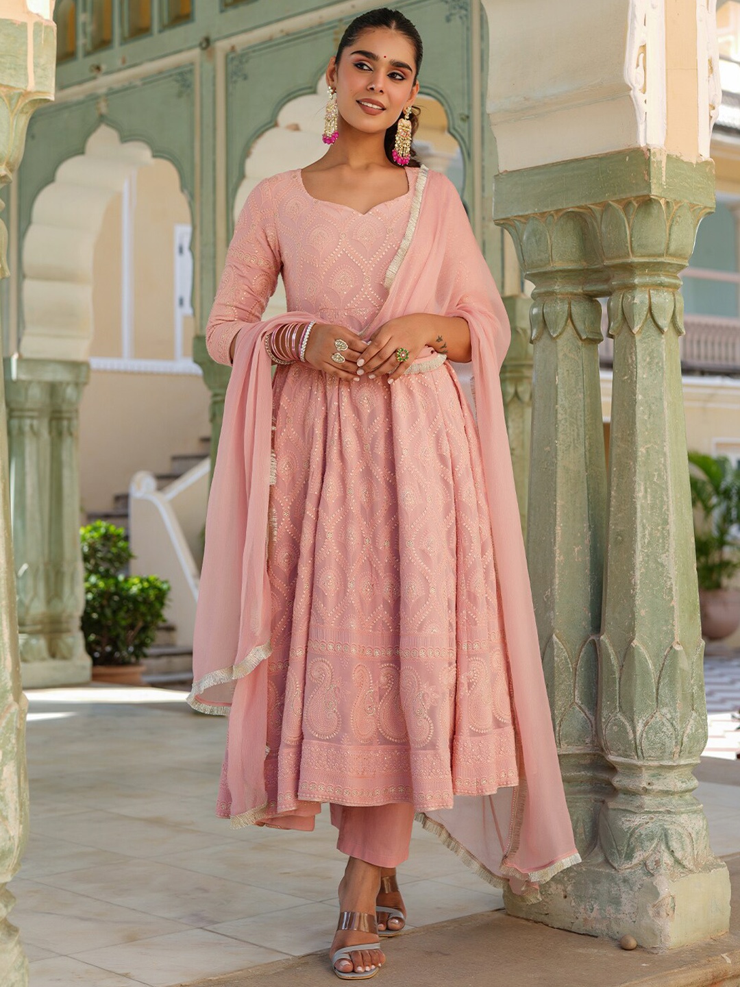 

EverBloom Ethnic Motifs Embroidered Panelled Anarkali Kurta & Trousers With Dupatta, Peach