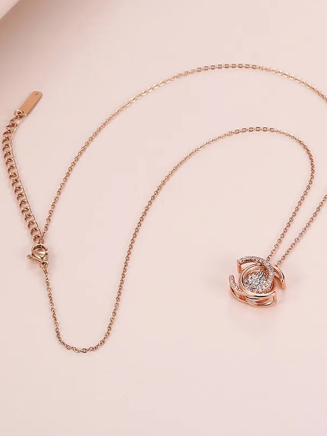 

FIMBUL Rose Gold Plated Artificial Stones and Beads Studded Pendant With Chain