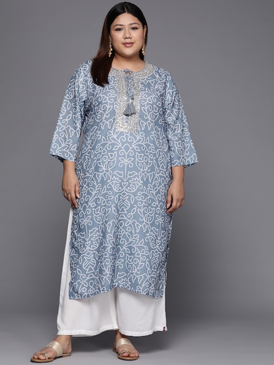 

Sztori Plus Size Floral Printed Tie Up Neck Silk Kurta, Grey